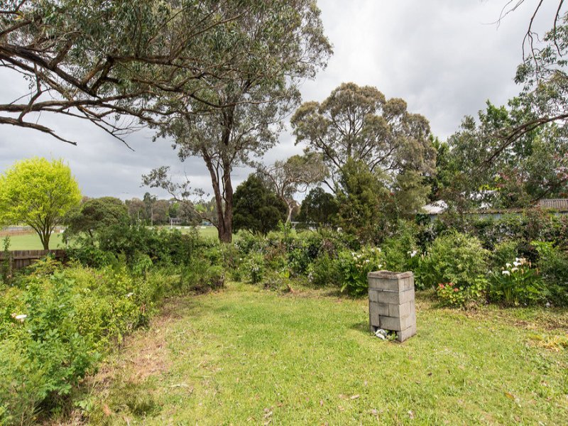 31 Longfellow Avenue, Mooroolbark image 9