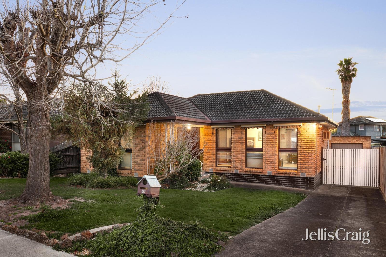 31 Luton Way, Bundoora image 1