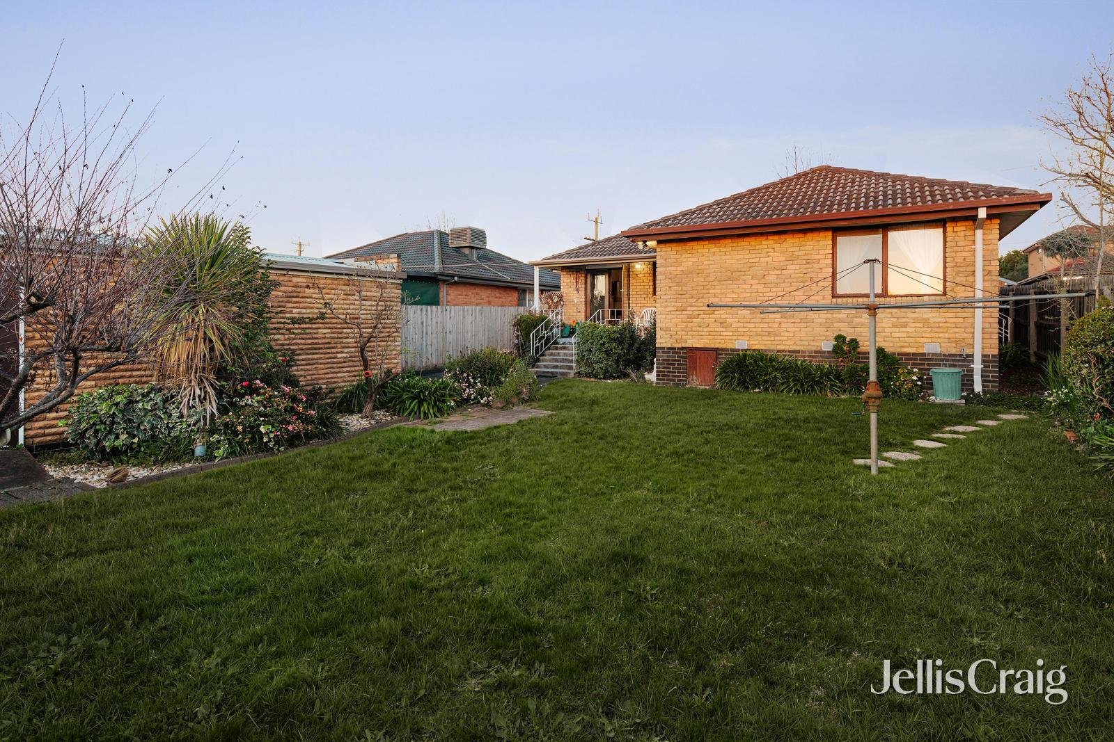 31 Luton Way, Bundoora image 2