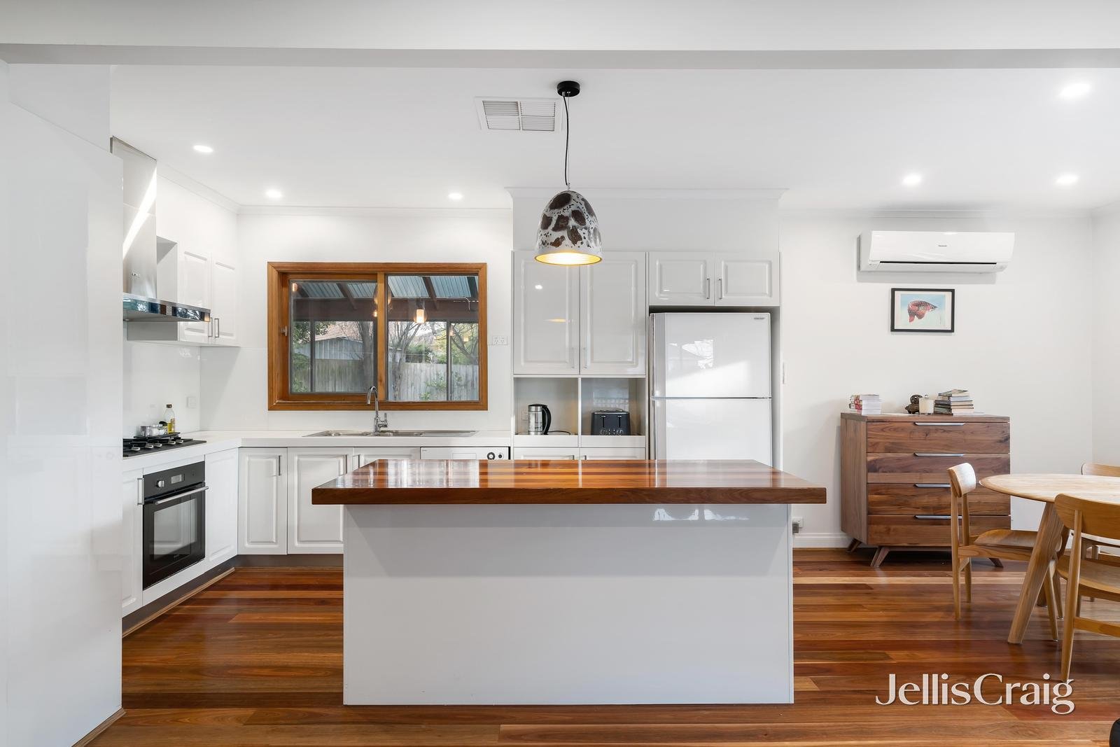 31 Margate Crescent, Glen Waverley image 4