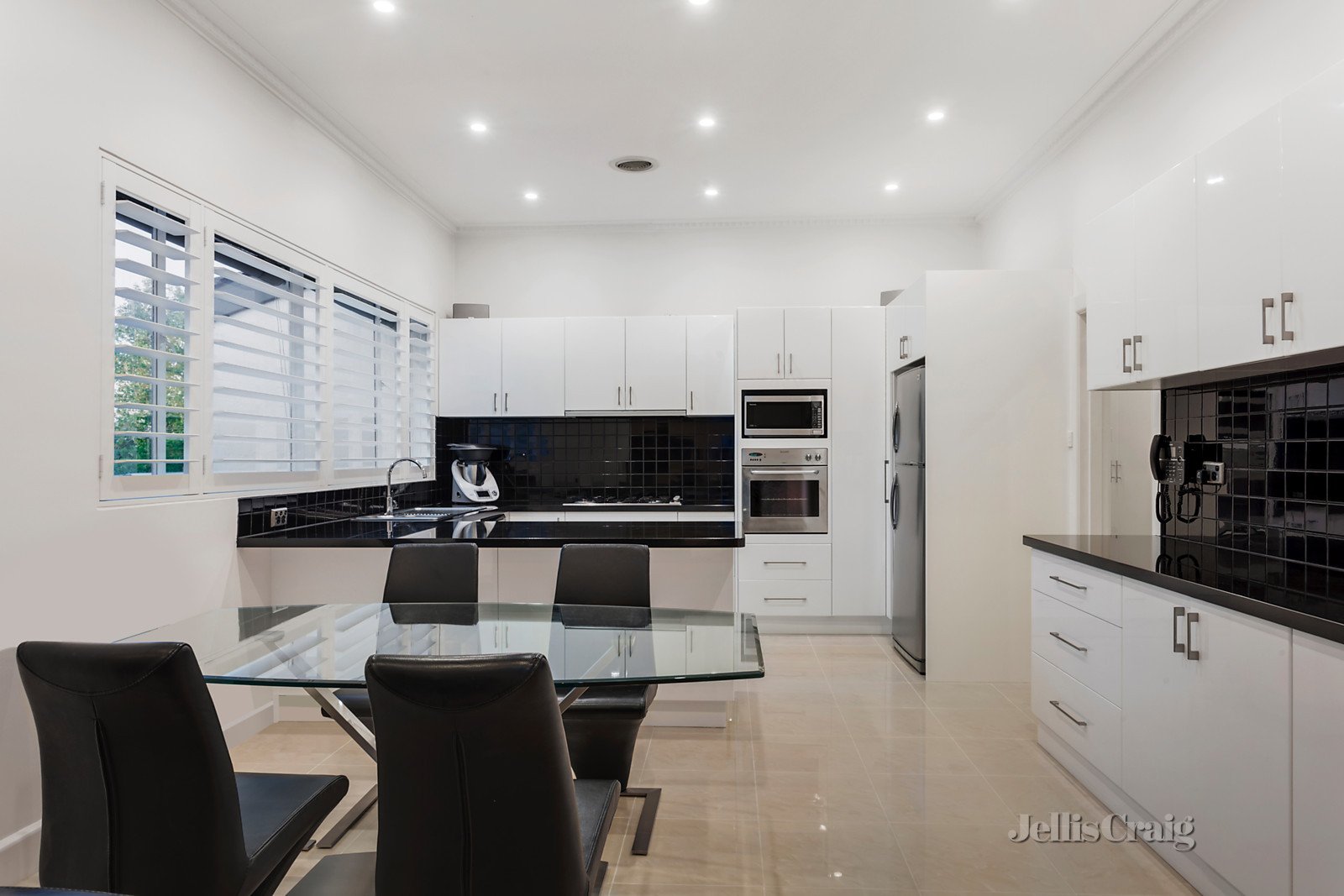 31 Mathers Avenue, Kew East image 5