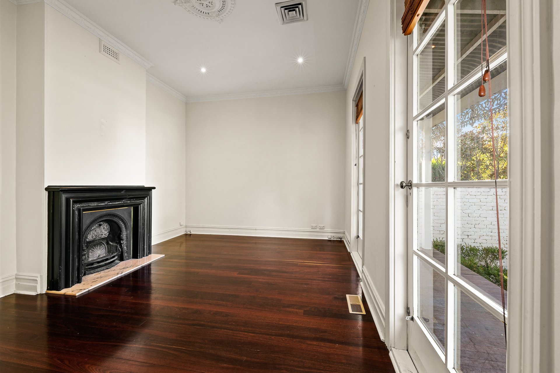 Property Gallery Thumbnail 5