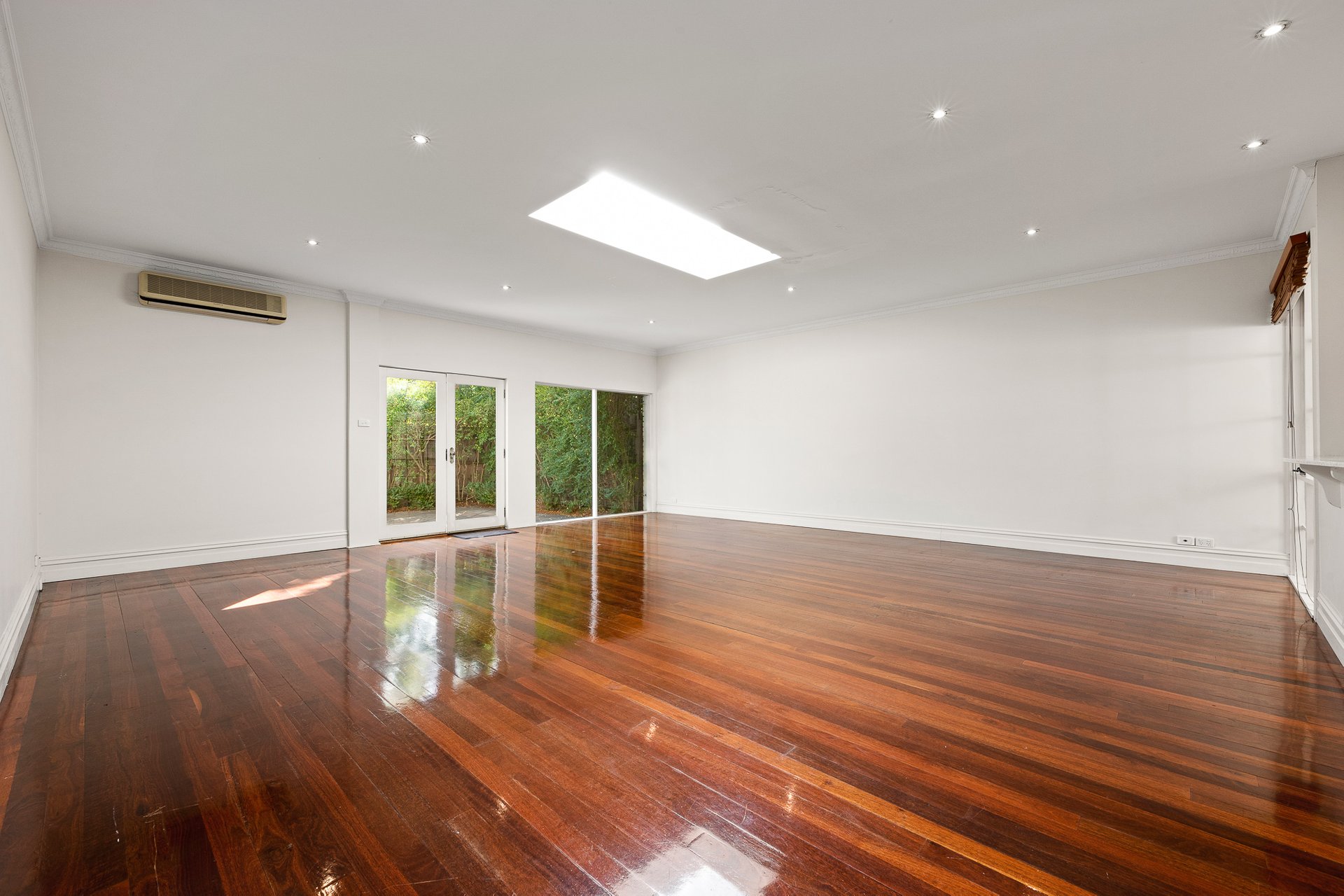 Property Gallery Thumbnail 7
