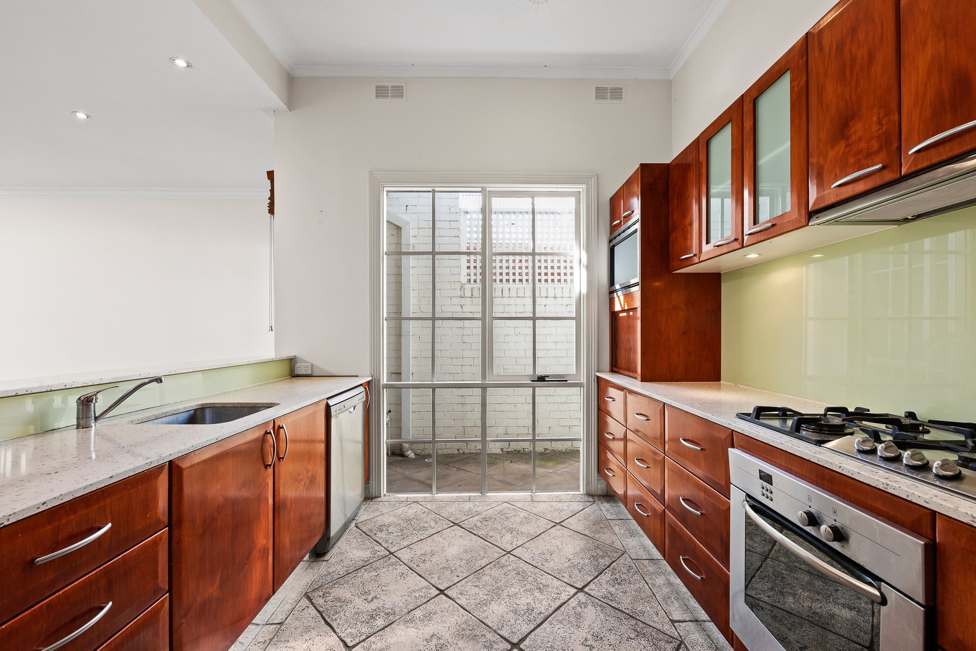 Property Gallery Thumbnail 3