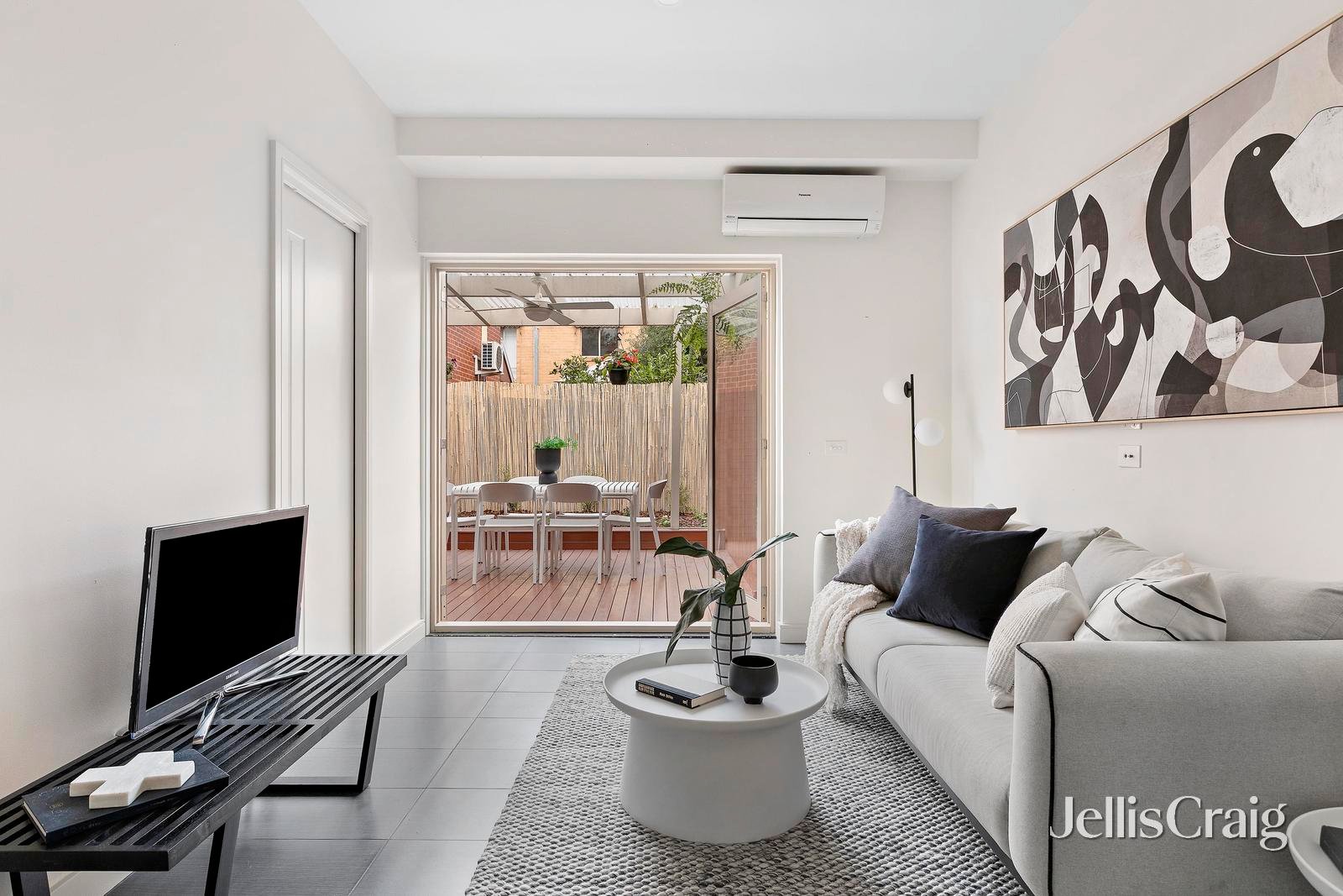 31 McTaggart Street, Kensington image 2