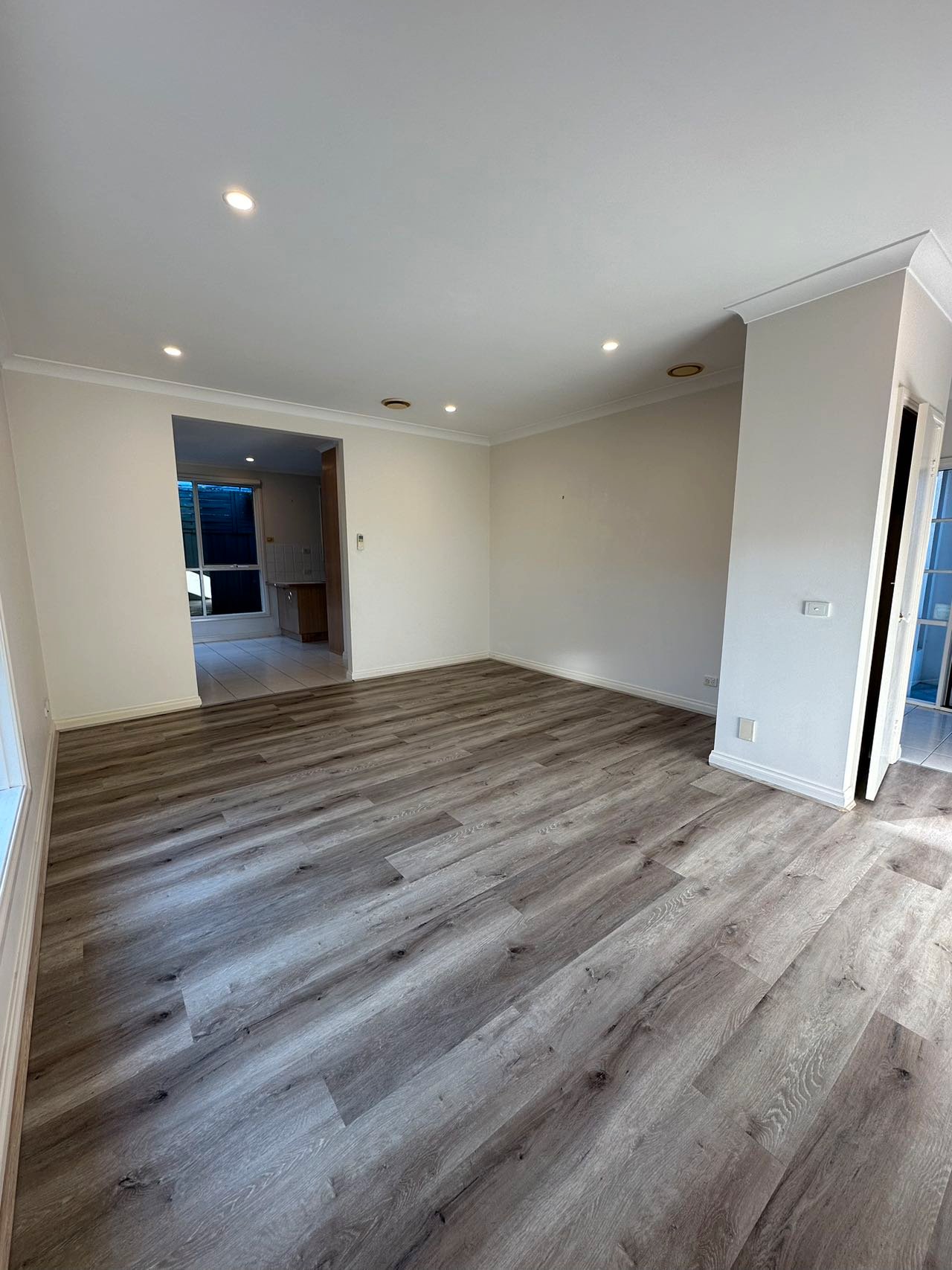 3/1 Mernda Avenue, Carnegie image 3