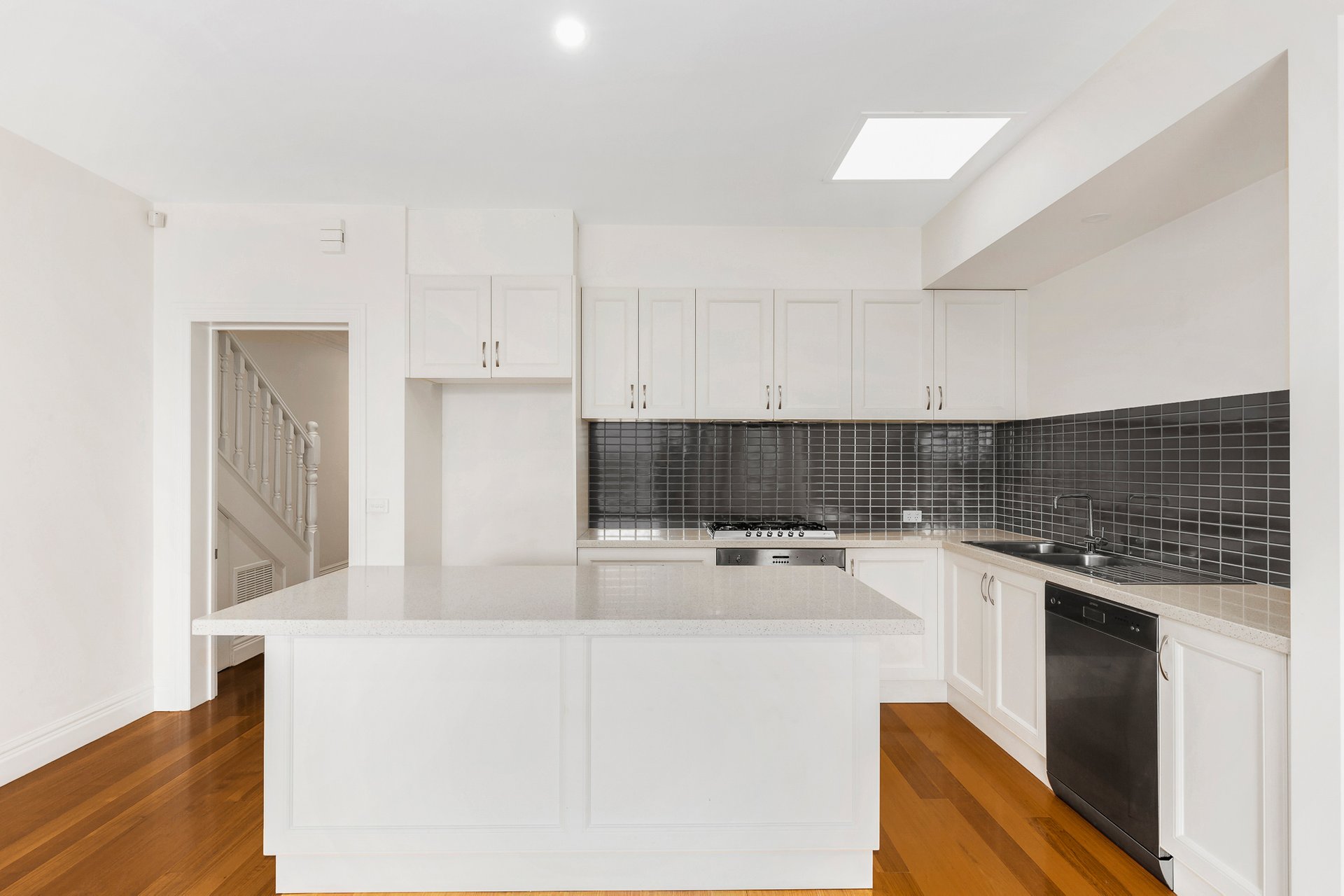 Property Gallery Thumbnail 8