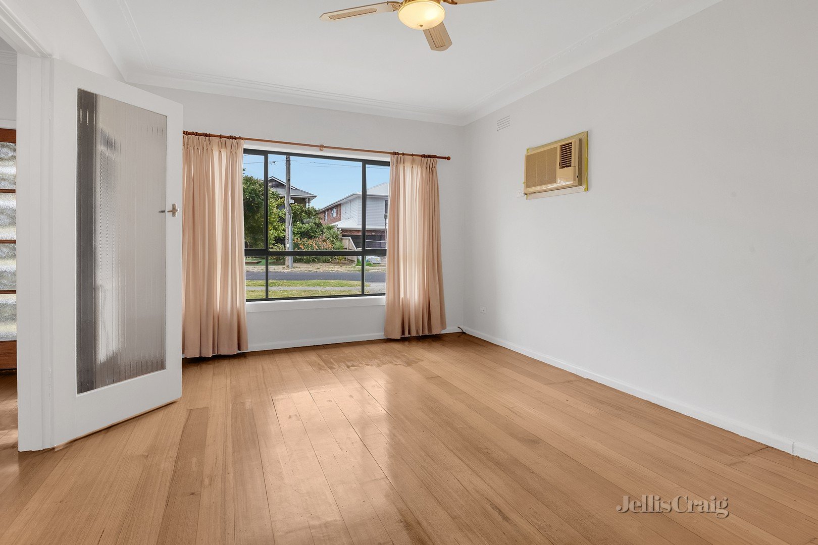 31 Myrtle Grove, Altona image 2