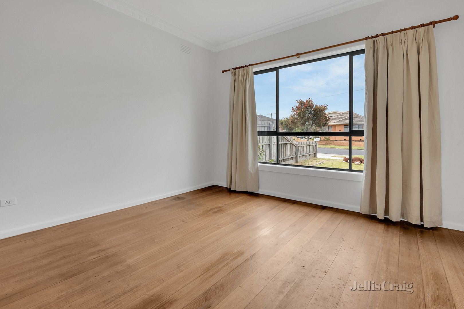 31 Myrtle Grove, Altona image 5