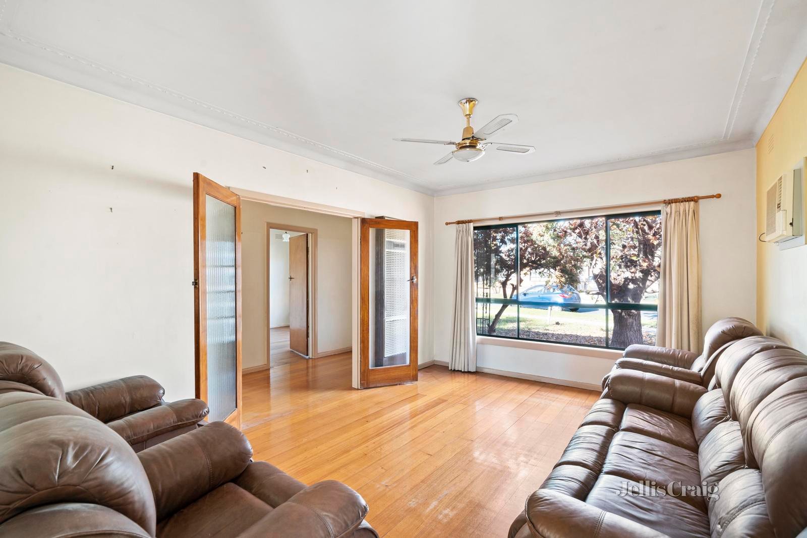 31 Myrtle Grove, Altona image 3