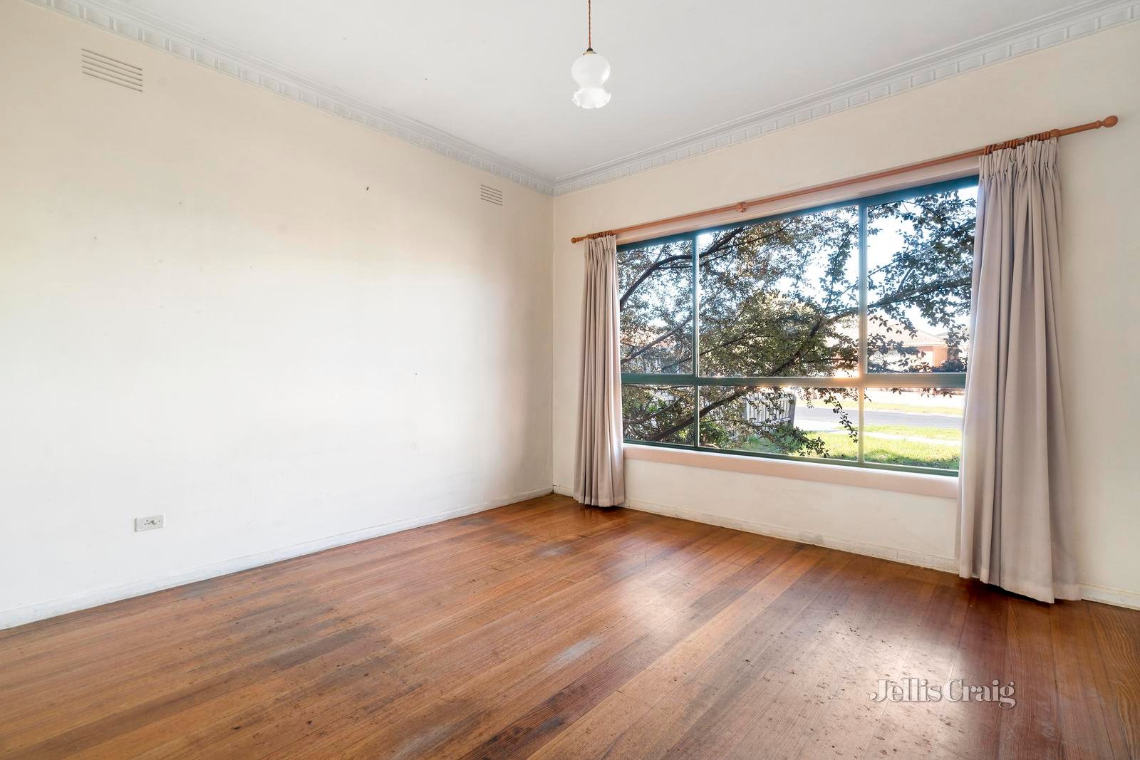 31 Myrtle Grove, Altona image 5