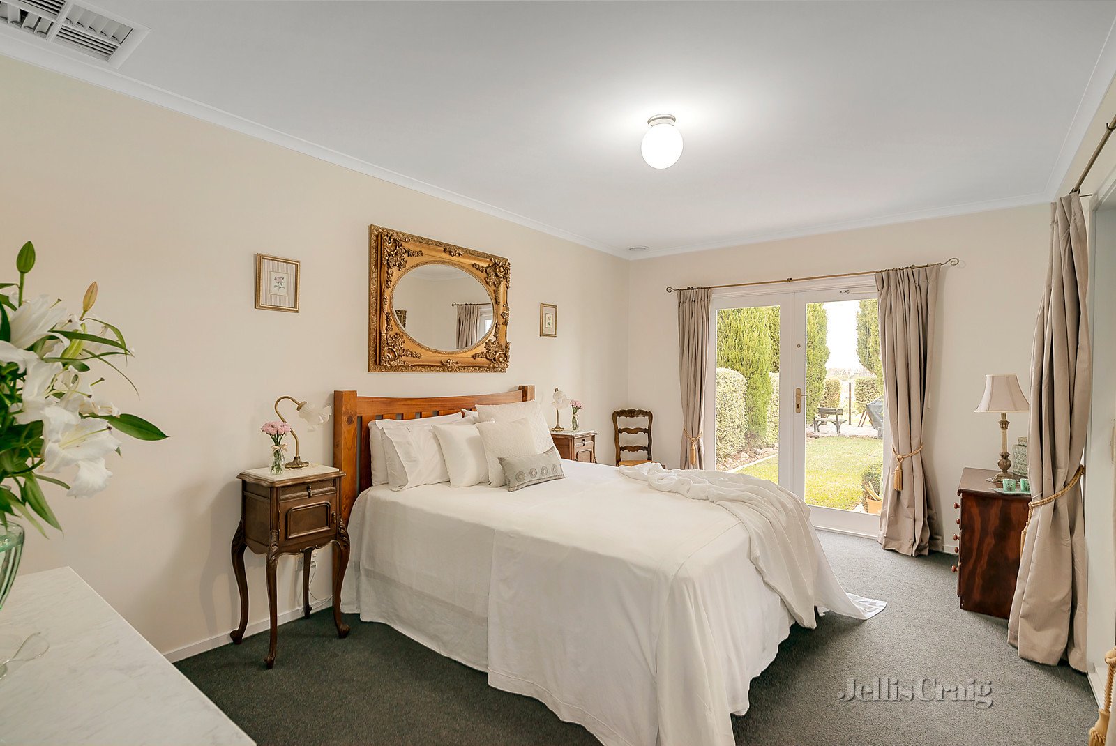 31 Oakley Drive, Avondale Heights image 12