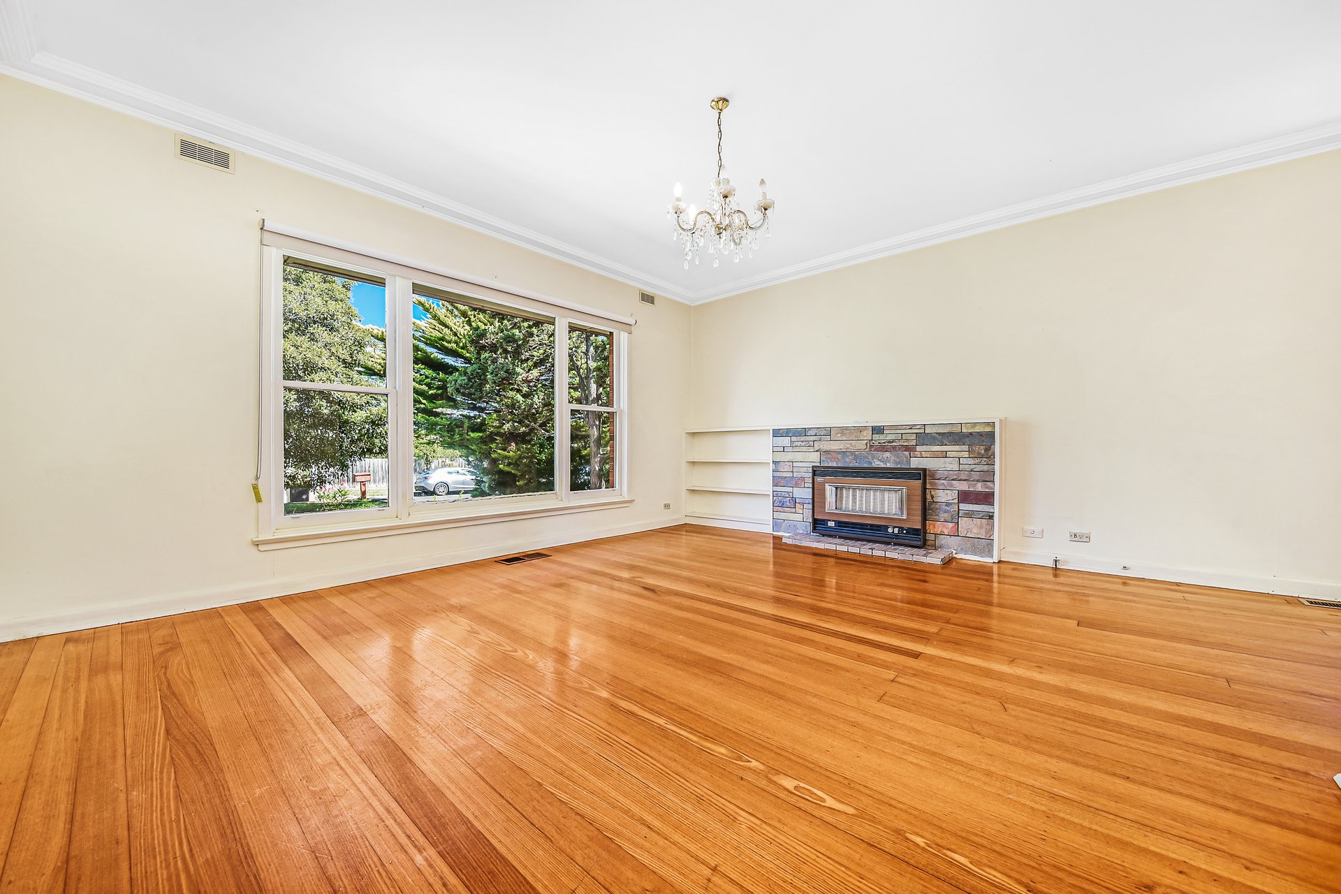 31 Ranfurlie Drive, Glen Waverley image 2