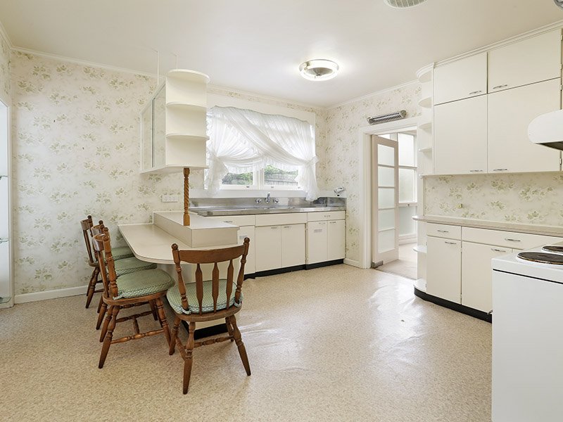 31 Retreat Road, Newtown image 4