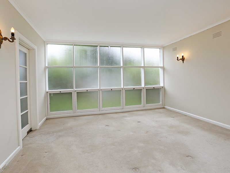 31 Retreat Road, Newtown image 7