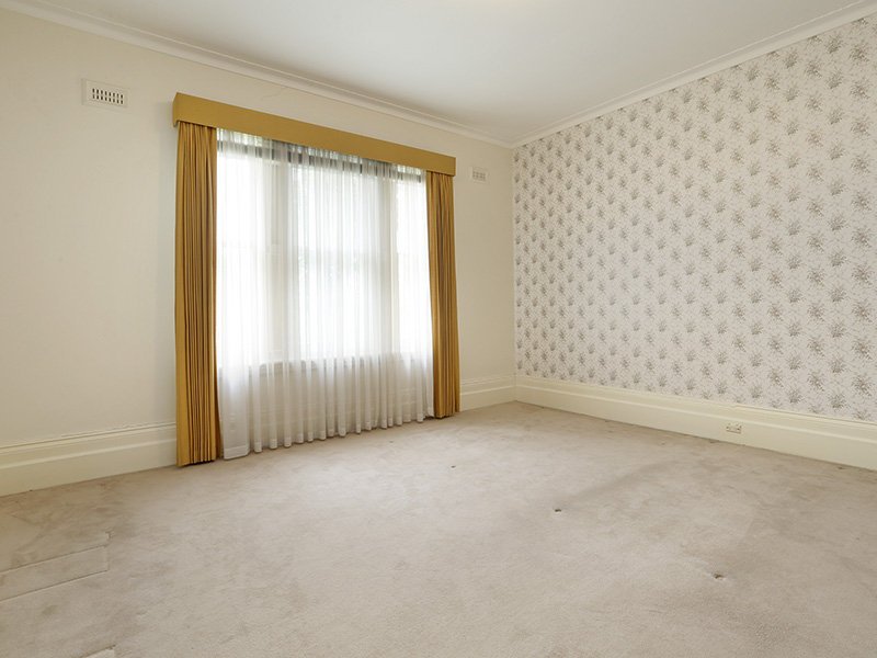 31 Retreat Road, Newtown image 9