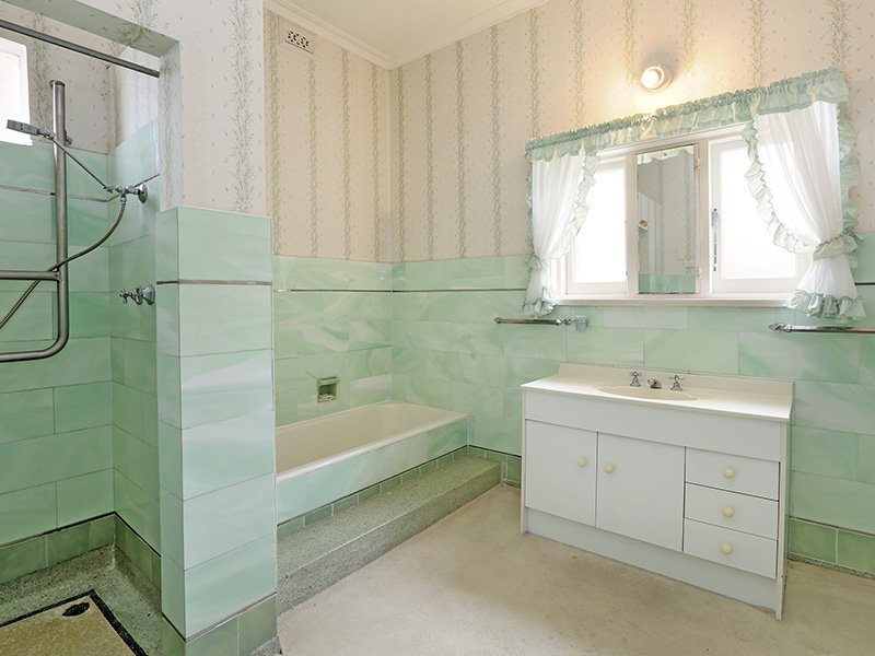 31 Retreat Road, Newtown image 10