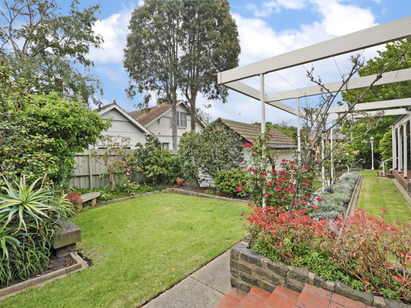 31 Retreat Road, Newtown image 13