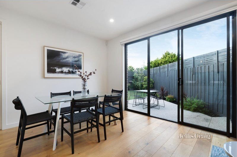 3/1 Romney Close, Moorabbin image 7