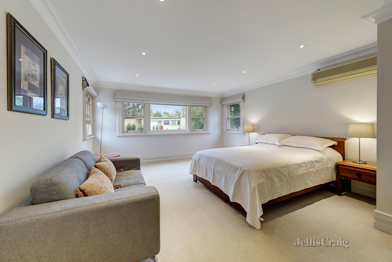 31 Rubens Grove, Canterbury image 4