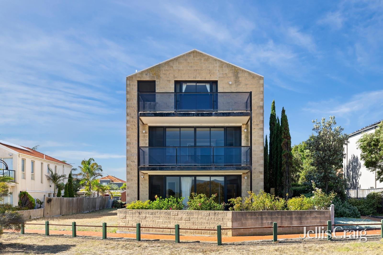 31 Sandpiper Place, Williamstown image 1