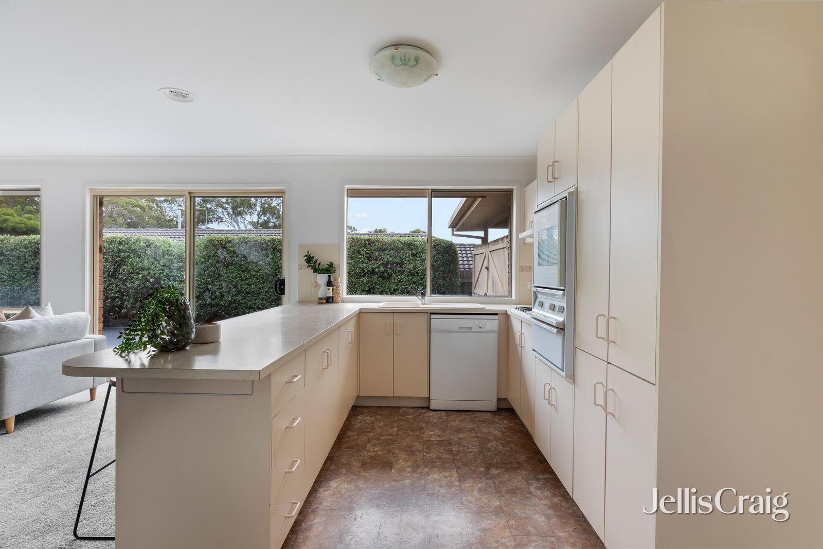 31 Silver Wattle Street, Yallambie image 7