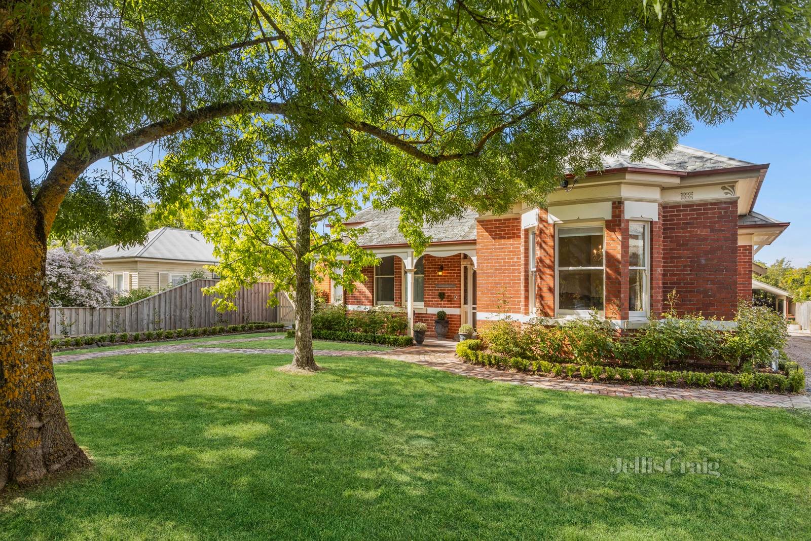 31 Simpson Street, Kyneton image 1