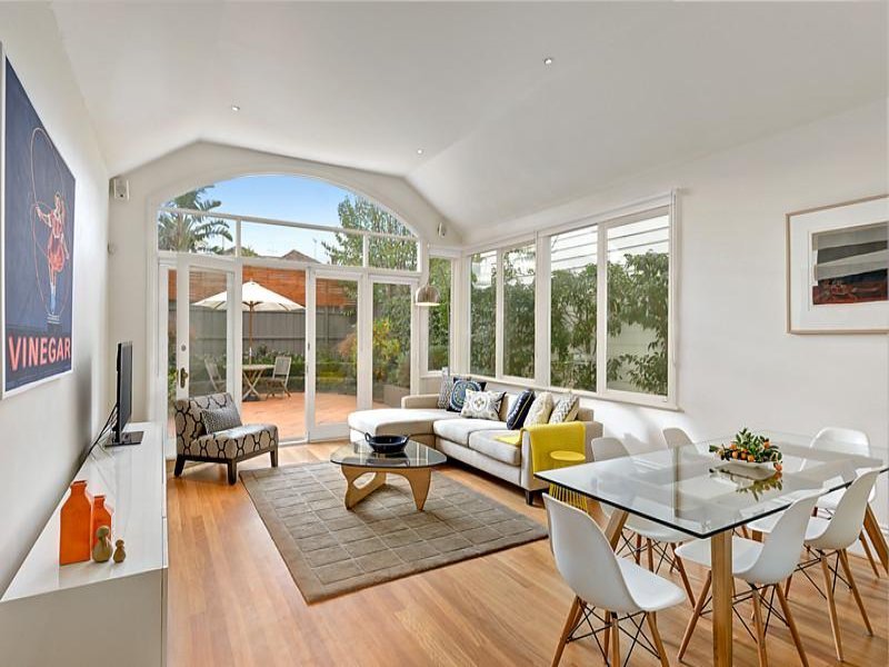 31 Smart Street, Hawthorn image 2