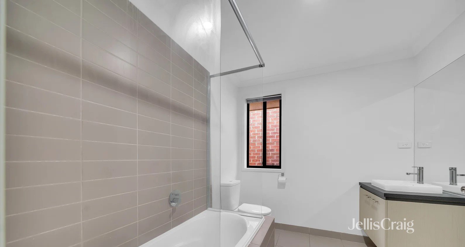 31 Smile Crescent, Wyndham Vale image 11