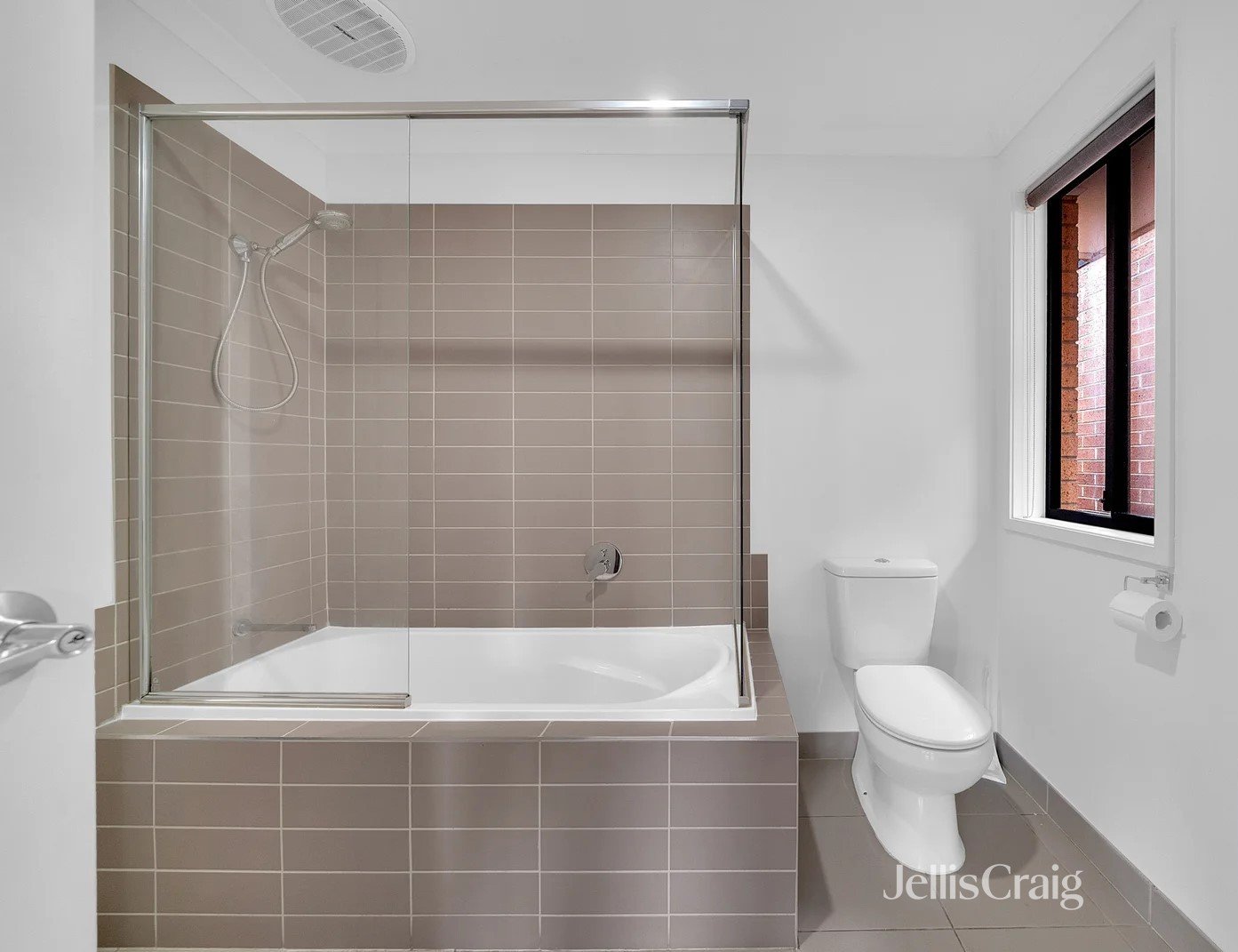 31 Smile Crescent, Wyndham Vale image 12