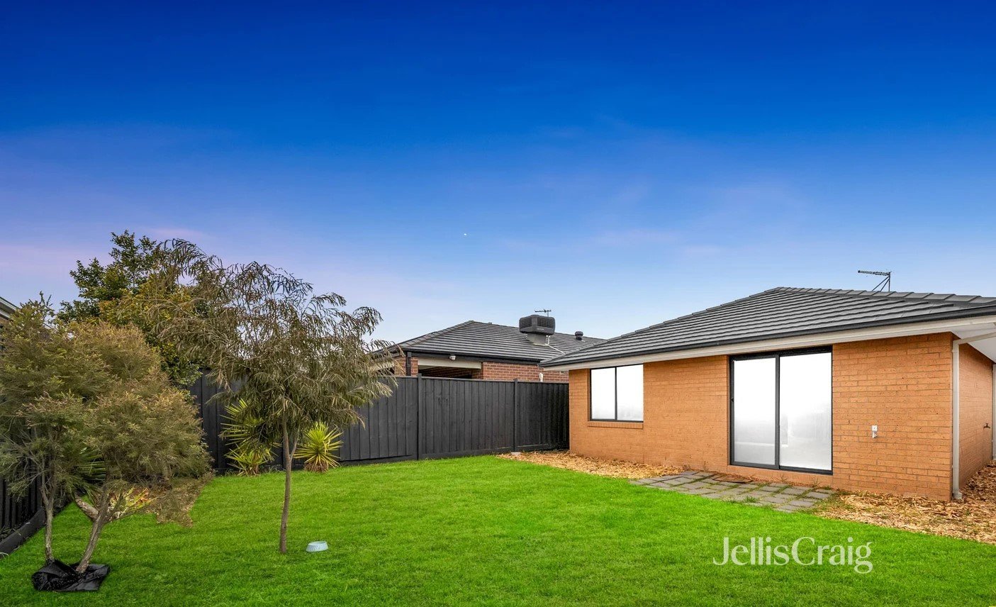 31 Smile Crescent, Wyndham Vale image 13