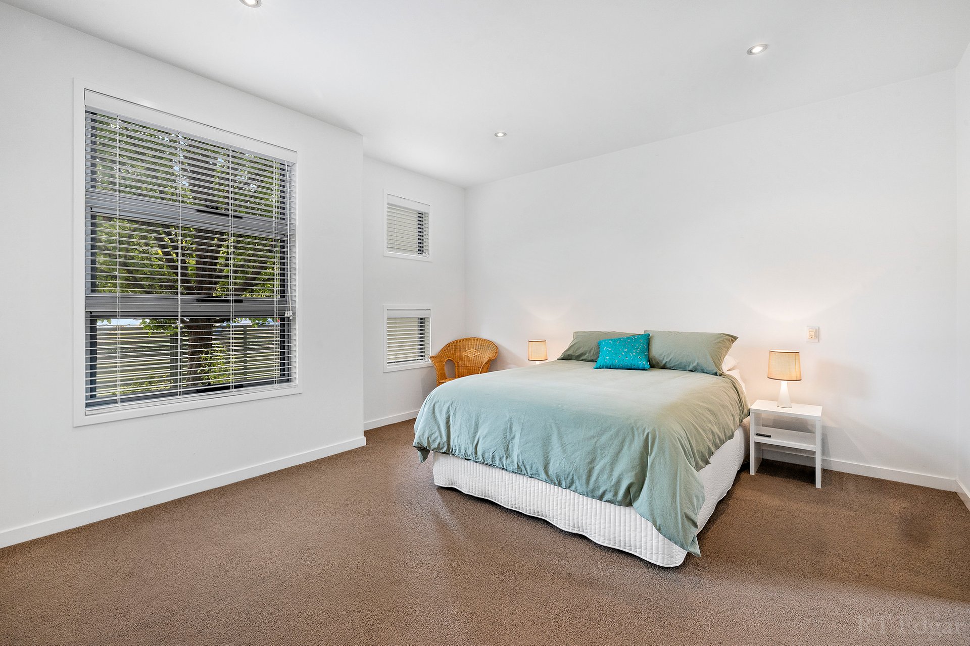 Property Gallery Thumbnail 8