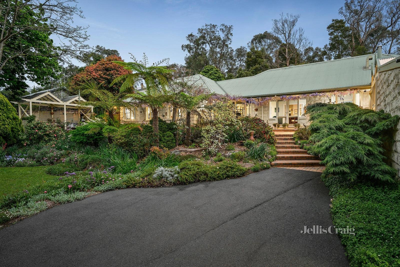 31 Spring Street, Mount Evelyn image 3