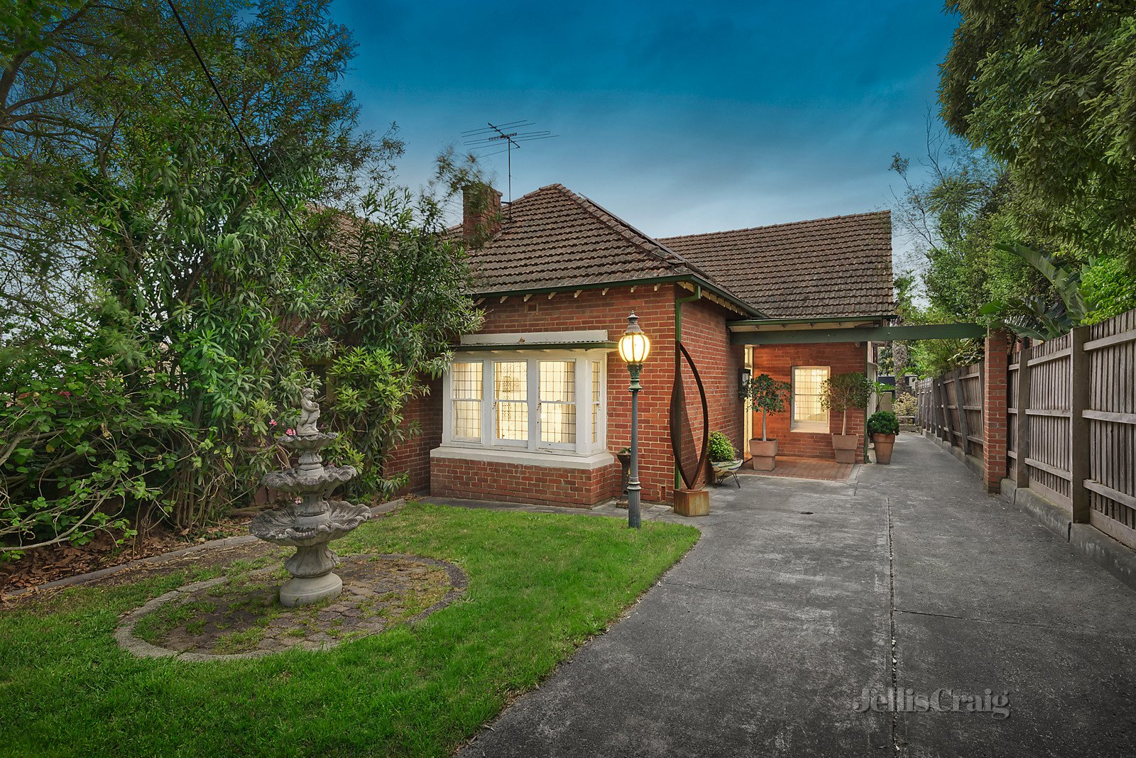 31 Thornton Street, Kew image 1