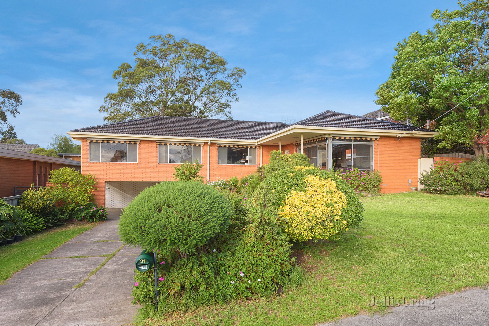 31 Viewhill Road, Balwyn North image 2