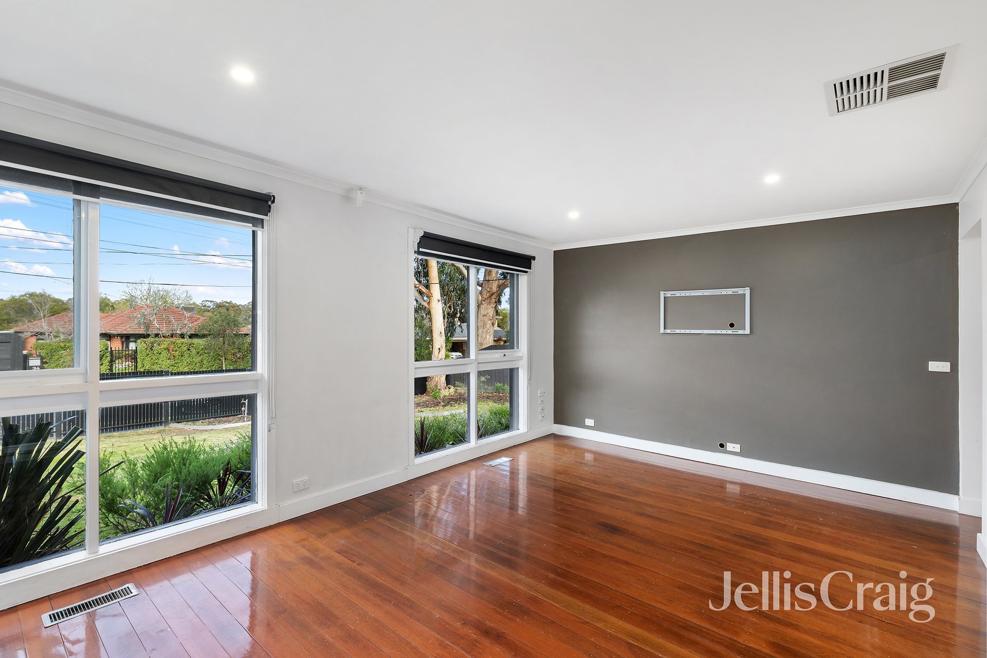 31 Warralong Avenue, Greensborough image 2
