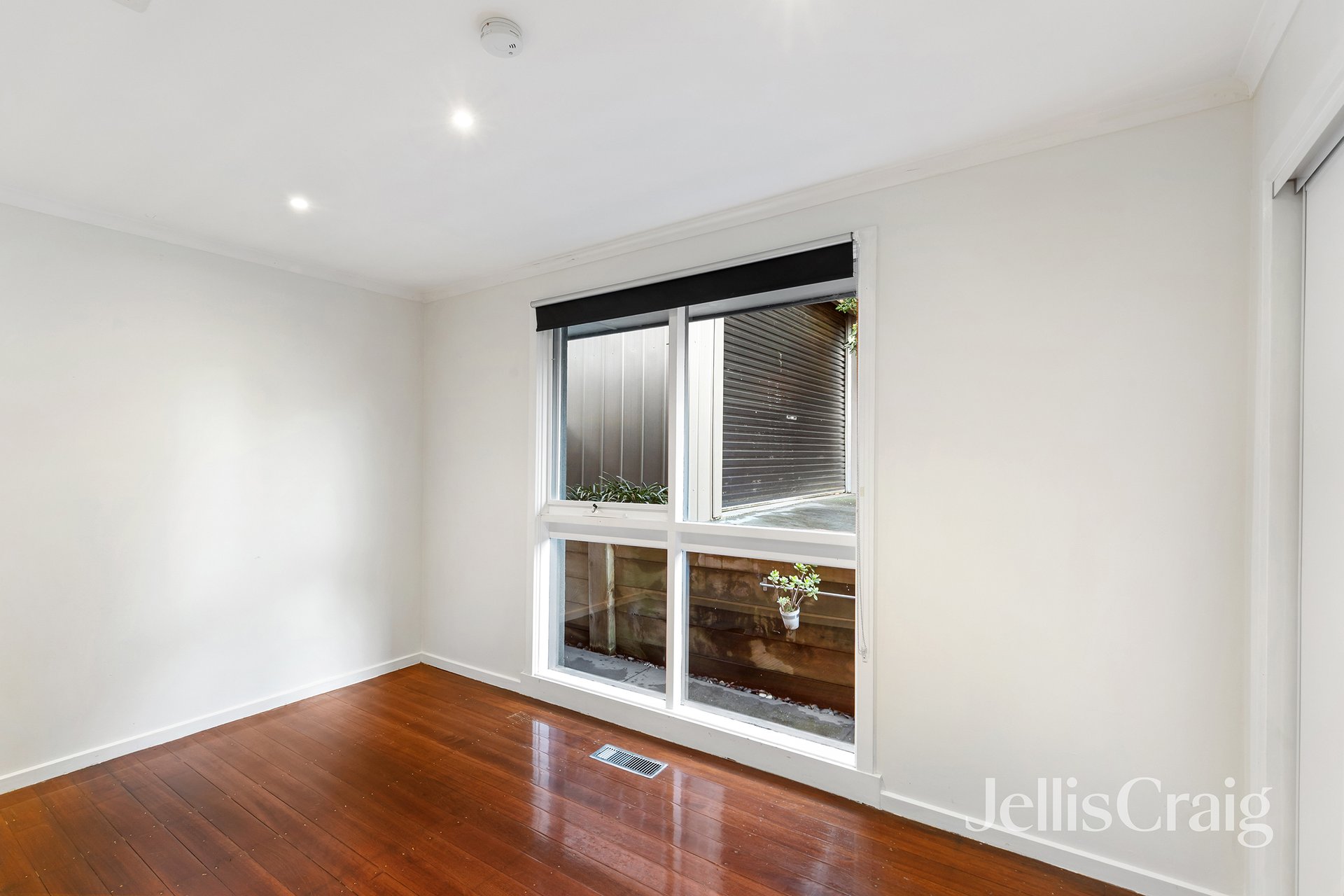 31 Warralong Avenue, Greensborough image 8