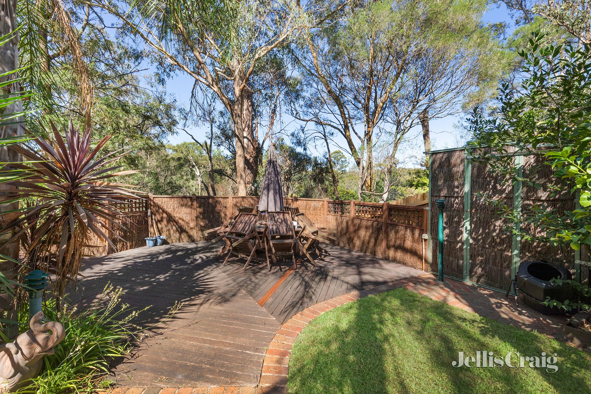 31 Wycliffe Crescent, Eltham image 9