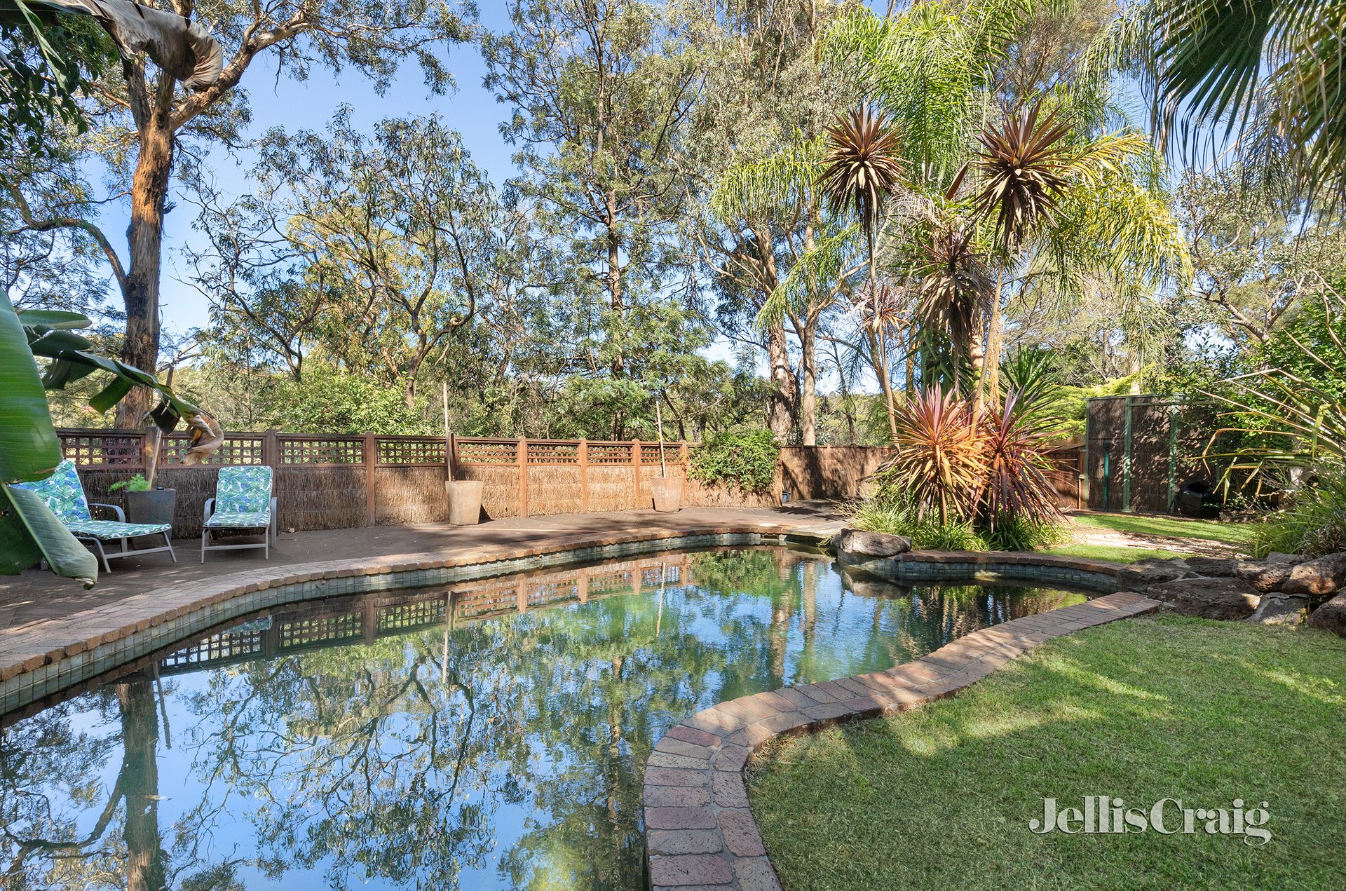 31 Wycliffe Crescent, Eltham image 10