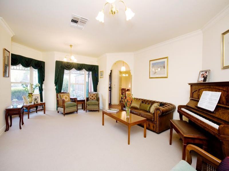 31 Yongala Street, Balwyn image 2