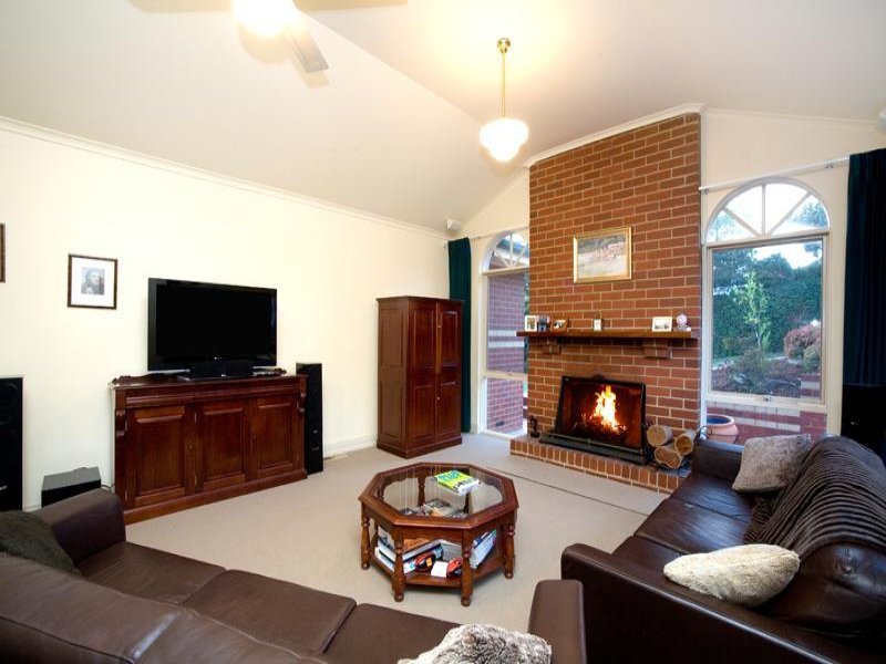 31 Yongala Street, Balwyn image 4