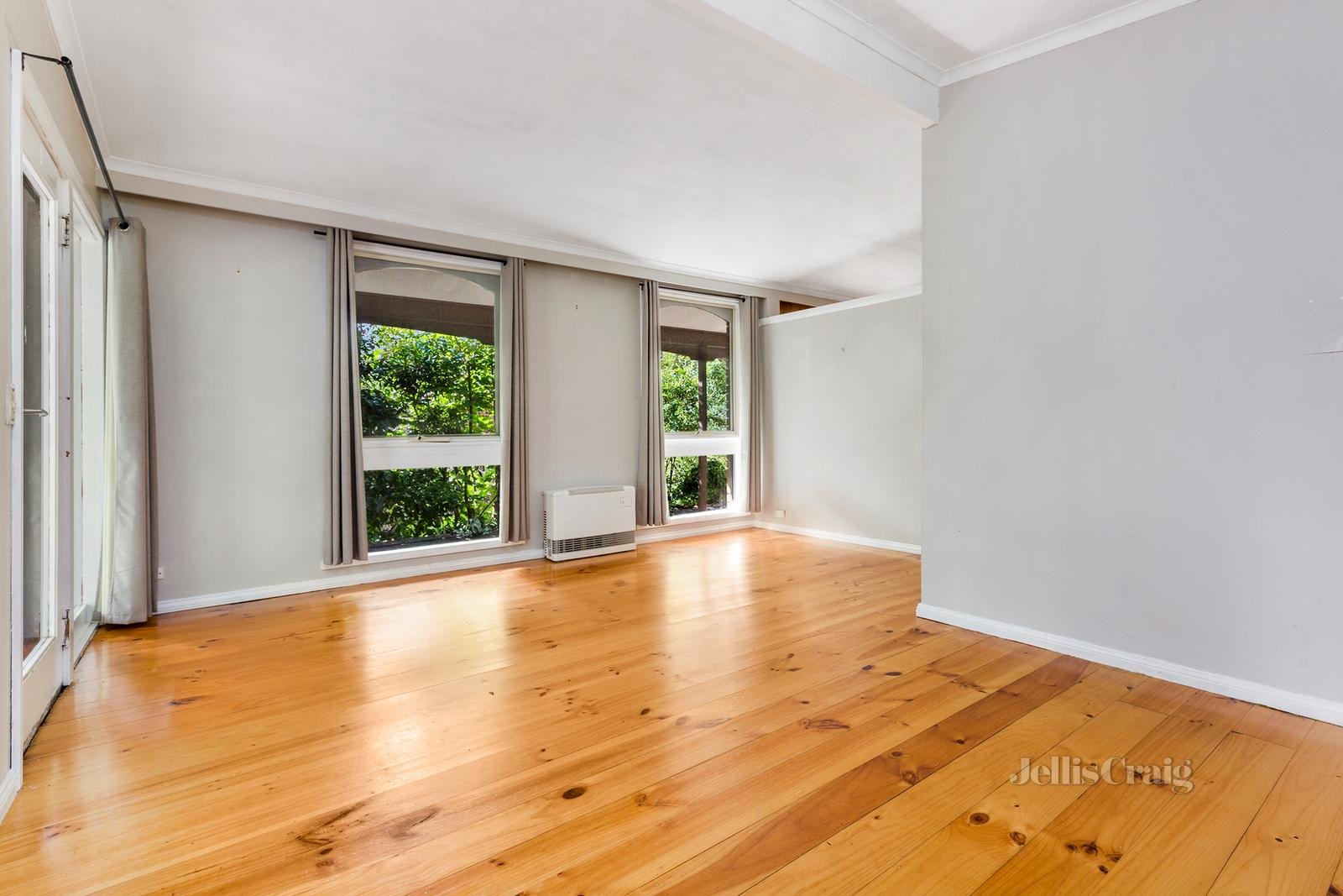 310 Ashbourne Road, Woodend image 4