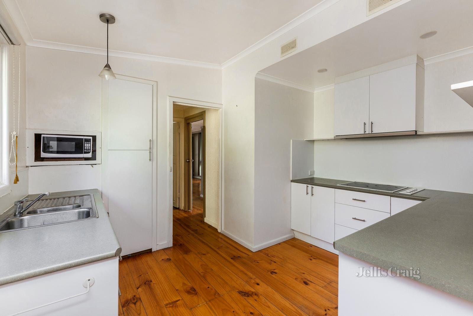 310 Ashbourne Road, Woodend image 6