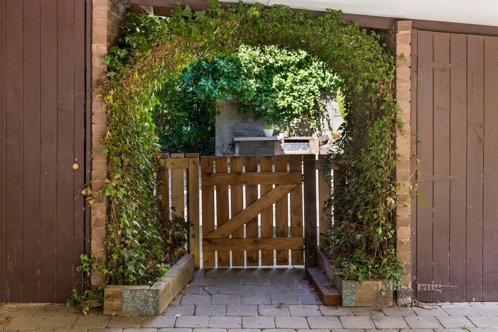 310 Ashbourne Road, Woodend image 7