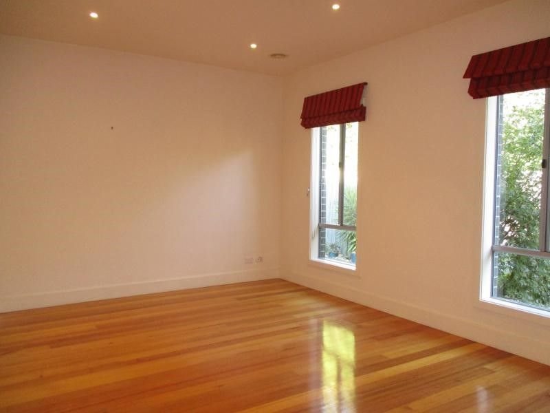 3/10 Blair Street, Bentleigh image 5