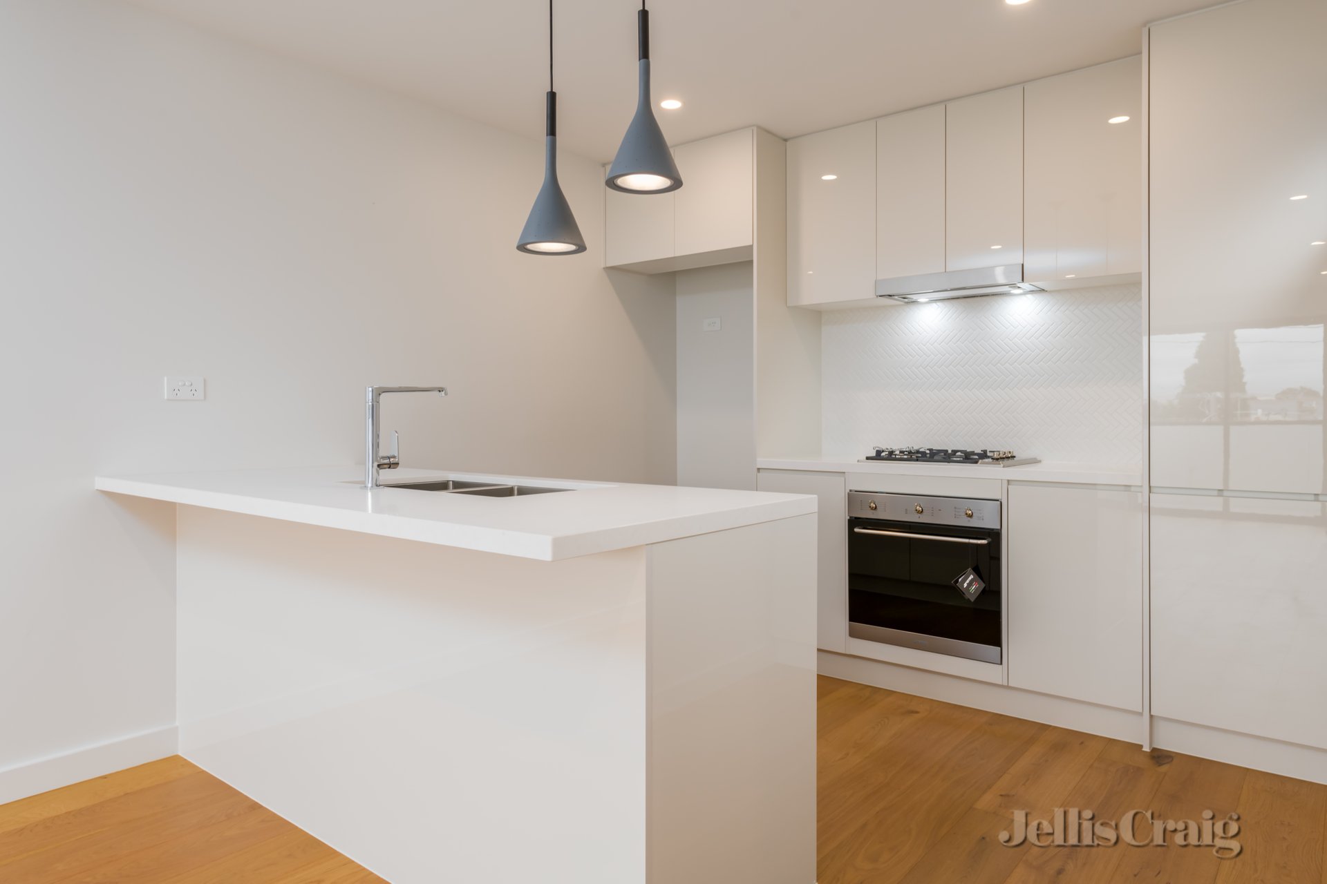 3/10 Davies Street, Brunswick image 2