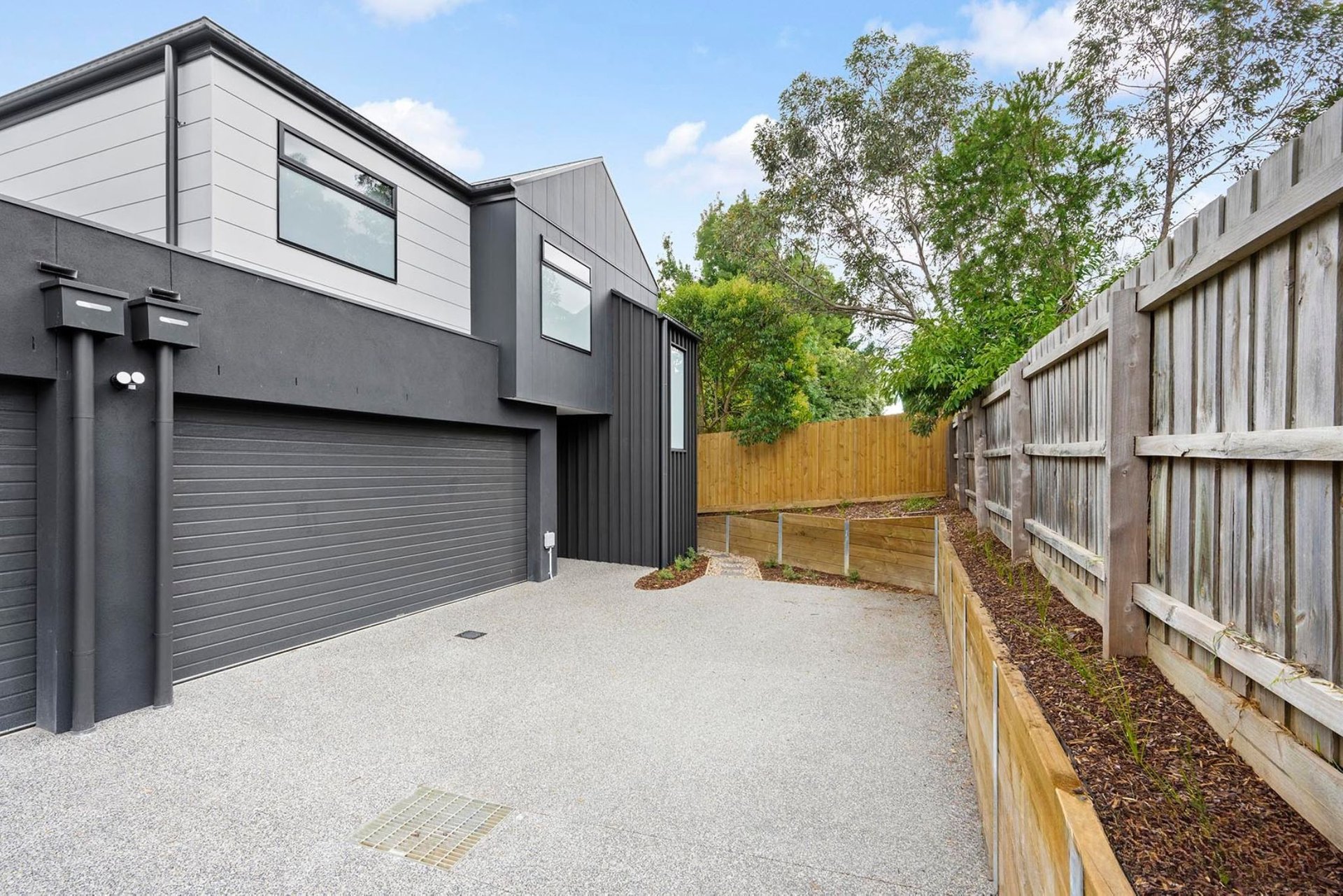 3/10 Ellen Road, Mooroolbark image 1