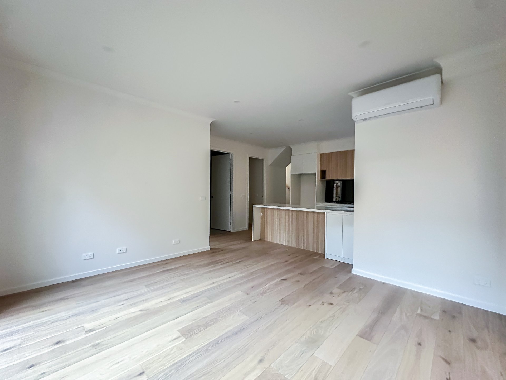 3/10 Gwynne Street, Mount Waverley image 2