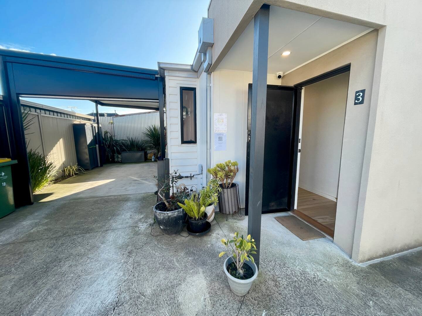 3/10 Leigh Street, Footscray image 2