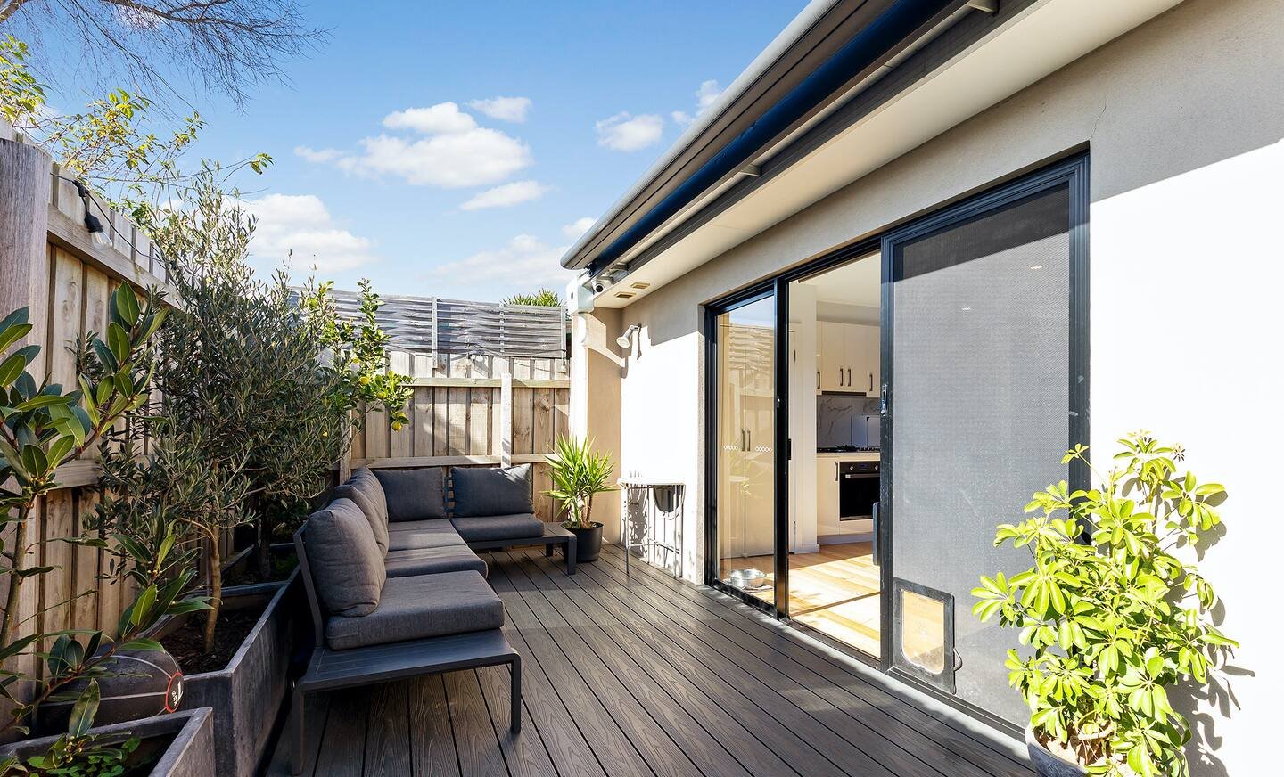 3/10 Leigh Street, Footscray image 4